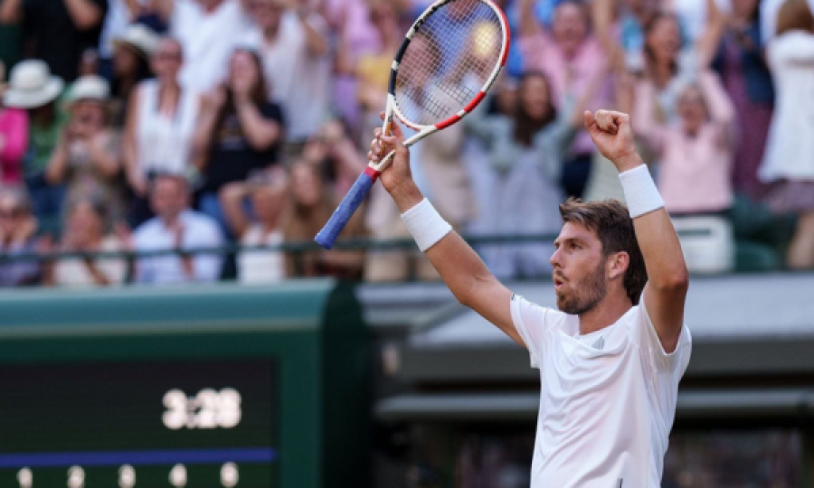Norrie i jashtëzakonshëm, e deklason Djokovicin në setin e parë