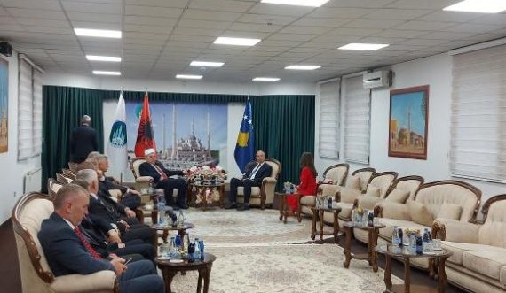 Ambasadori i OSBE Davenport- Tërnavës: Do të ishte mirë ta shoh ndertimin e xhamisë së re