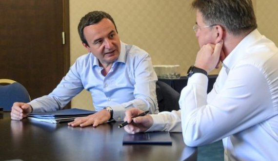 Kurti takon Lajçakun në Greqi, i thotë se Kosova është ‘përherë e gatshme për dialog’