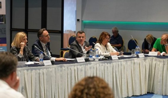 Balla në Athinë: Konferenca e parë ndërqeveritare javën e ardhshme! Mos-liberalizimi i vizave për Kosovën, turp për BE