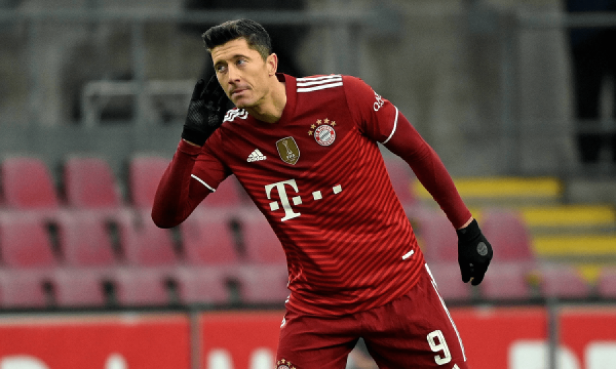 Lewandowski mund të luajë në sulm përkrah Ronaldos