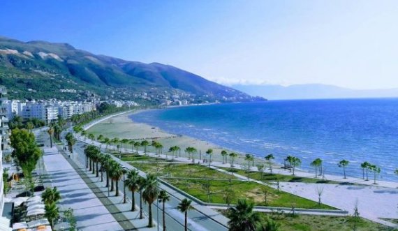 Vlora e boshatisur në mes të sezonit turistik, shkak çmimet e larta