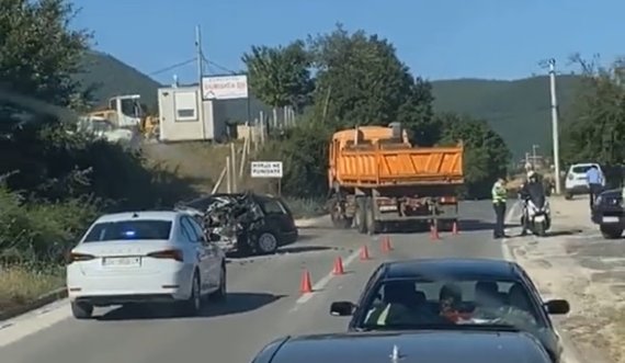 Aksidenti i rëndë në Zhur: Ky është personi që humbi jetën – dy të lënduarit në gjendje të rëndë