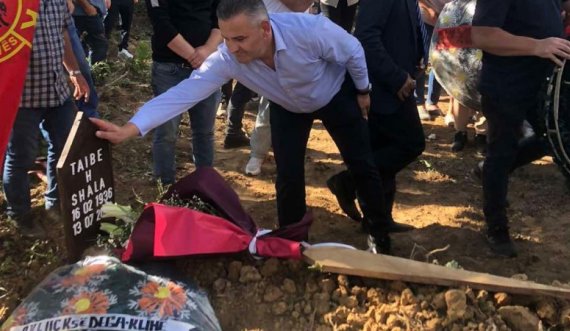 Jashari tregon se sot i kanë dhënë lamtumirën e fundit nënës së gjeneralit