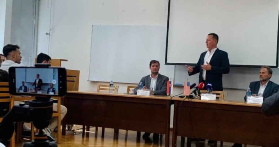Gazetarja  pyet Grenellin: A jeni i paguar nga Qeveria e Serbisë?