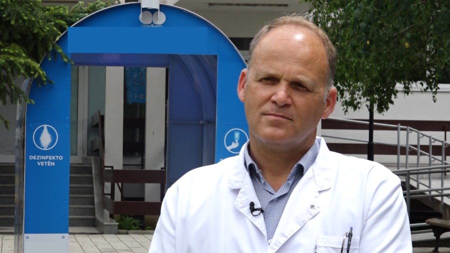 Përfundon mbledhja me drejtorët e spitaleve, Krasniqi: SHSKUK është e përgatitur për fluks të madh të pacientëve