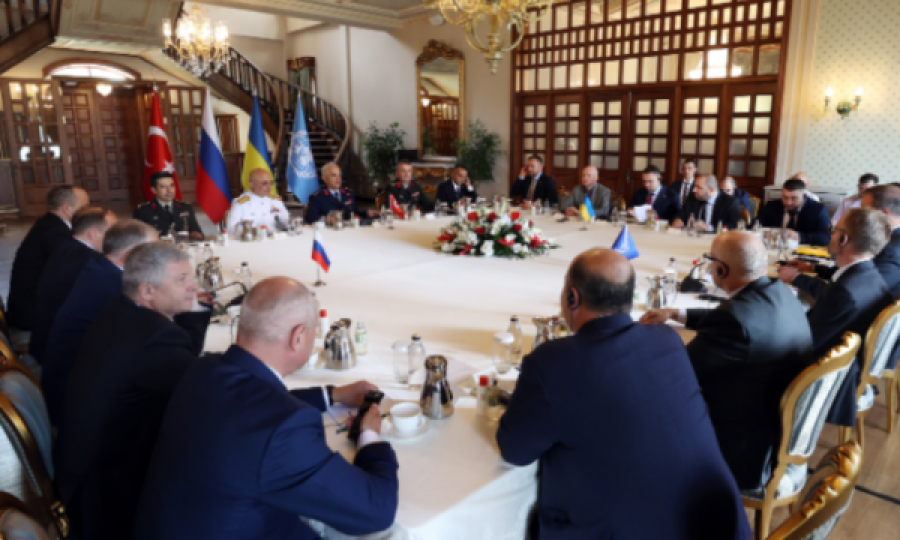 Nisin bisedimet mes Ukrainës, Rusisë, Turqisë dhe OKB-së për eksportin e grurit