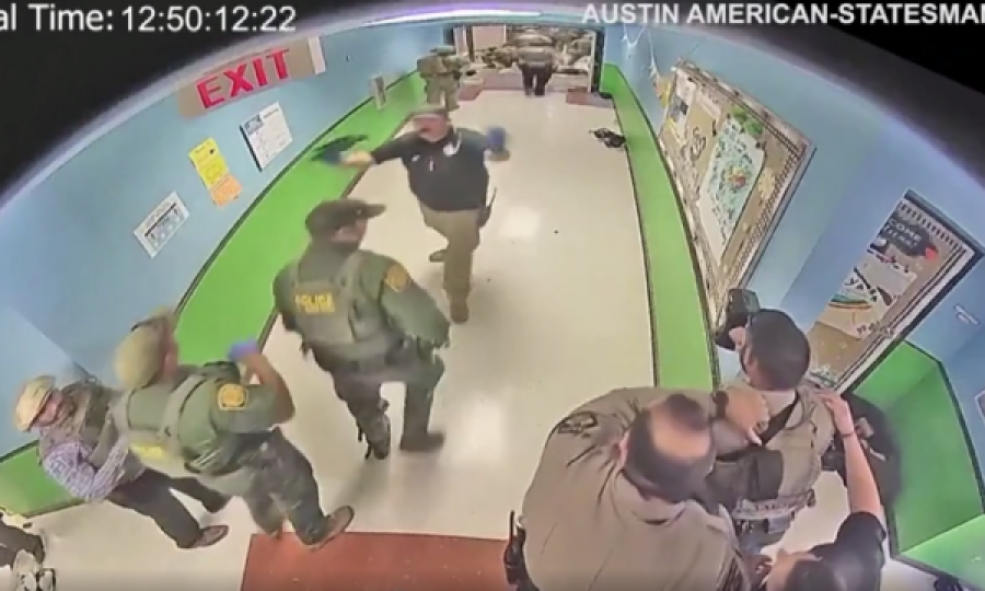 Publikohet video nga brenda shkollës, gabimet fatale të policëve në masakrën e Teksasit