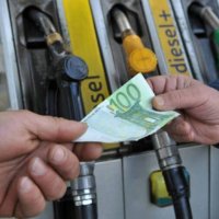 Berjani: Lëvizjet e mëdha në bursë i kanë lënë çmimet e naftës konstante tek ne