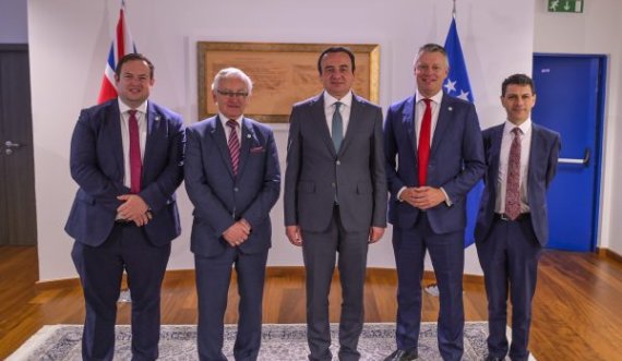 Kurti pret në takim deputetët britanikë, flasin për shtimin e bashkëpunimit mes dy vendeve