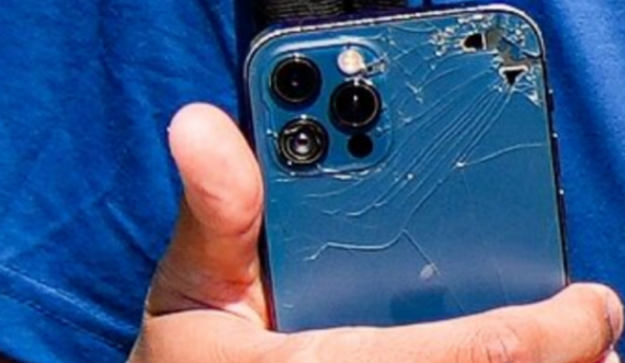 Telefoni i thyer nuk i shpëtoi syrit të tifozëve, përgjigja epike e yllit të City-t