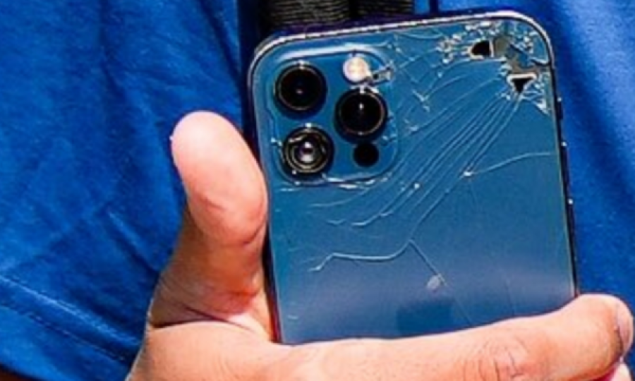 Telefoni i thyer nuk i shpëtoi syrit të tifozëve, përgjigja epike e yllit të City-t