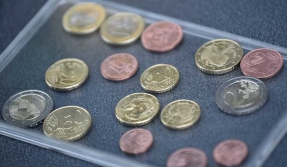 Prodhohen monedhat e para euro në Kroaci, kështu duken