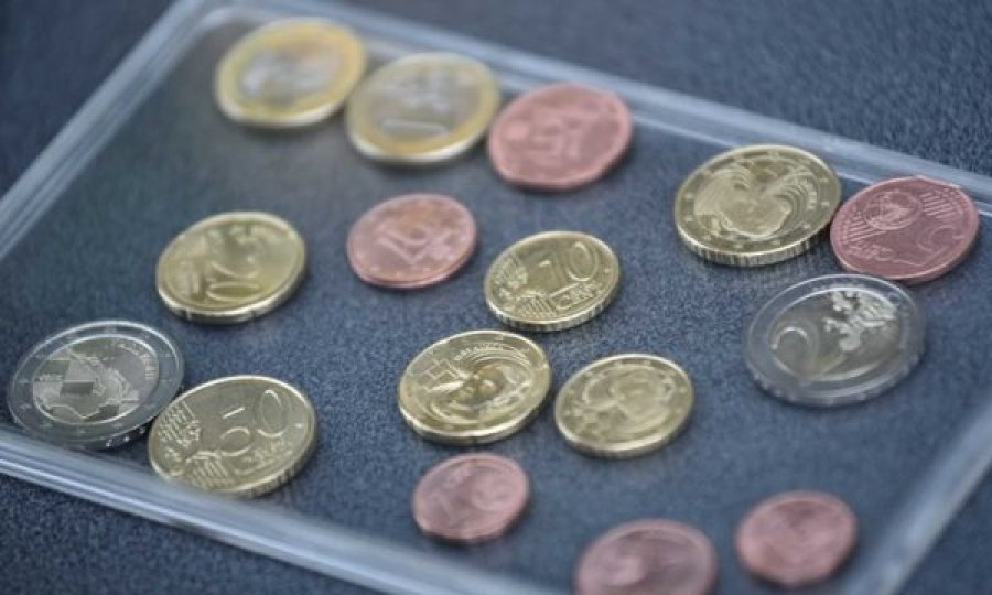 Prodhohen monedhat e para euro në Kroaci, kështu duken