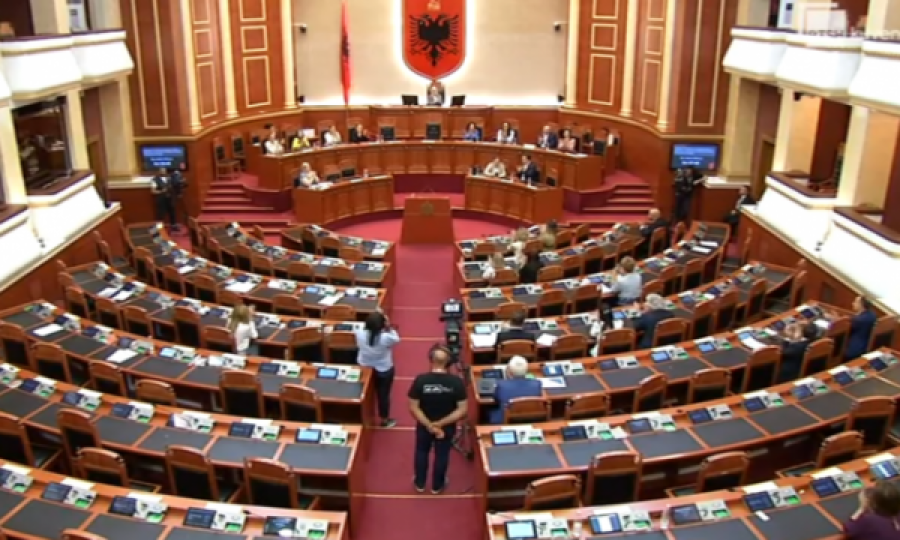 PS depoziton në Kuvendin shqiptar Pr.rezolutën kundër raportit të Dick Martyt për luftën në Kosovë