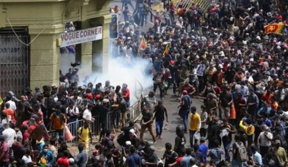 Pas protestave në Sri Lanka nis beteja për marrjen e pushtetit