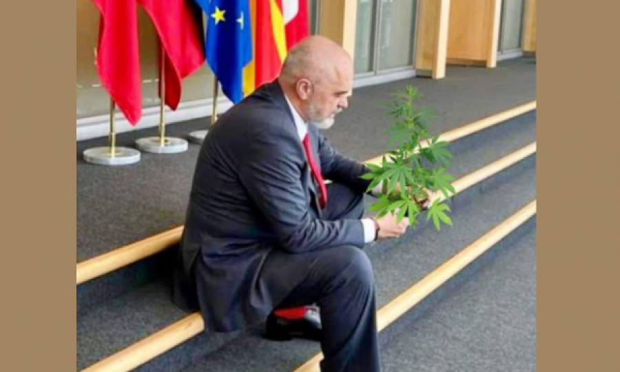 Rama e poston foton e ditës, Sali Berisha i ndërhyn me photoshop