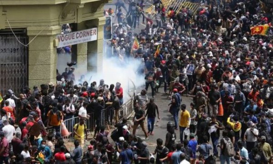 Pas protestave në Sri Lanka nis beteja për marrjen e pushtetit