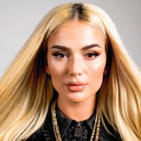 Loredana me çizme në ‘pikë’ të verës
