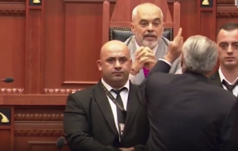 Sali Berisha i shkon Ramës te karrigia: O burracak, o i pafytyrë…