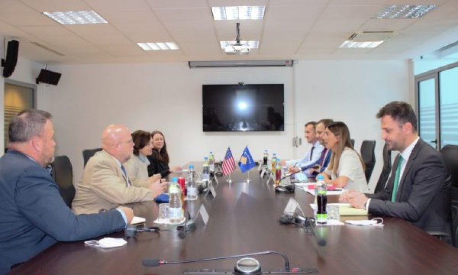 Amerikanët interesohen për vettingun, delegacioni nga Uashingtoni takon Haxhiun