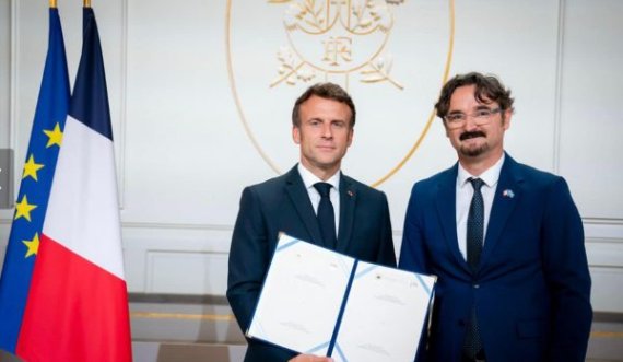 Halimi i ka dorëzuar presidentit Macron letrat Kredenciale