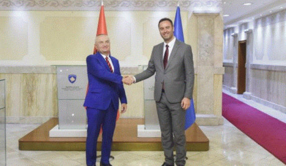 Konjufca pret në takim presidentin në ikje të Shqipërisë, Ilir Meta