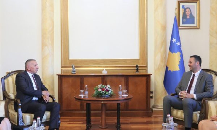 Konjufca pret në takim Kamberin, diskutojnë për pozitën e shqiptarëve në Preshevë, Bujanoc e Medvegjë