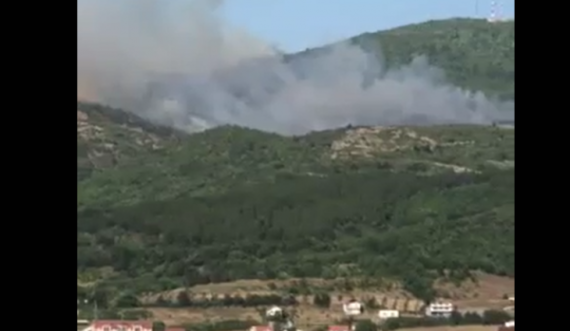 Zjarr masiv në fshatin Zasellë të Mitrovicës