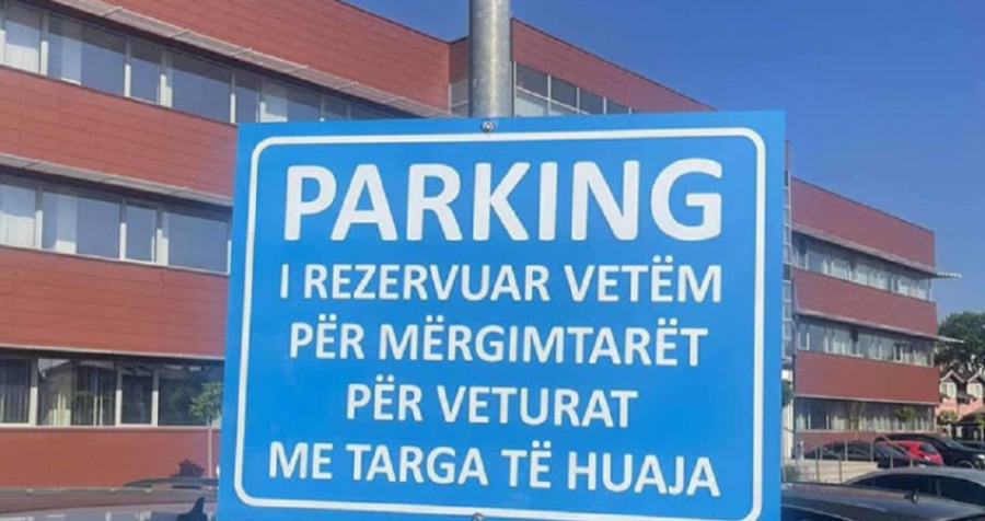 Në Podujevë parkingu i rezervuar veç për mërgimtarë