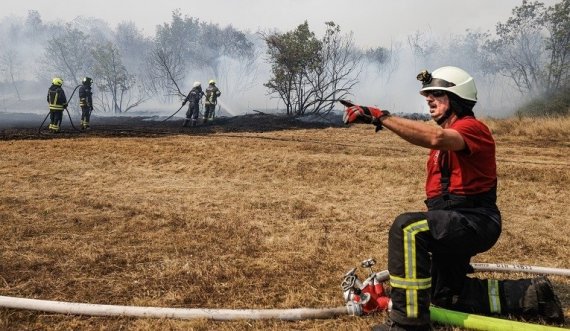 ‘Digjet’ Sllovenia, zjarrfikësit të rraskapitur duke i mbrojtur banorët ditë e natë