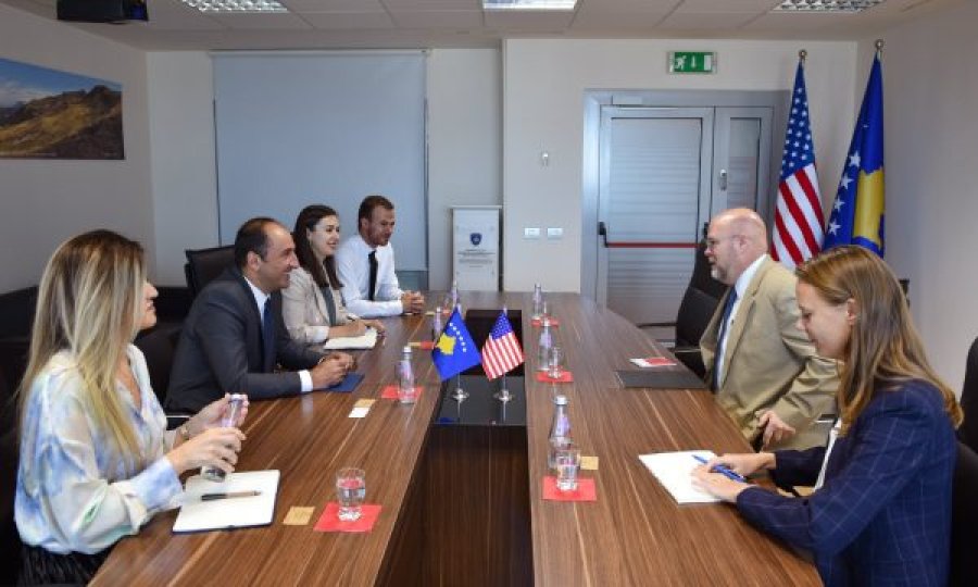 Aliu në takim me ambasadorin amerikan