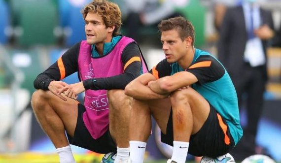 Chelsea “i hakmerret” Barçës, mund t’ia bllokojë transferimin e Azpilicuetas dhe të Alonsos