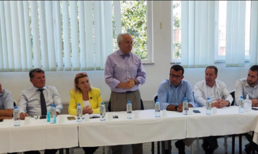 Pas vizitave nëpër botë, ministri Latifi fillon të frekuentojë edhe komunat e Kosovës