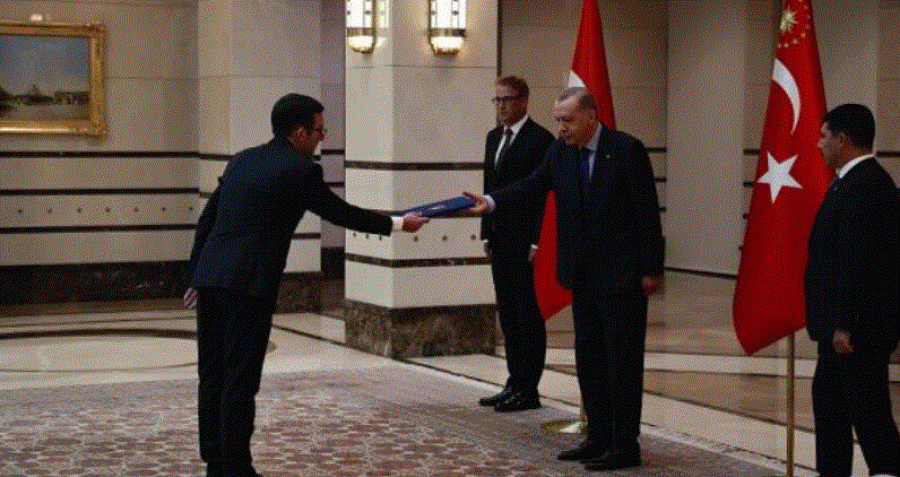 Ambasadori Agon Vrenezi shkon te Erdogani, ia dorëzon letrat kredenciale