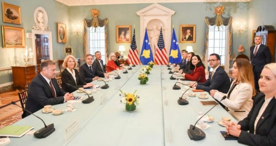 Qeveria: Nuk kemi ndërhyrë në fotografitë nga takimi me Sekretarin amerikan