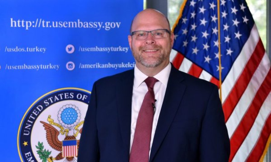 Ambasadori amerikan thotë se vizita e Kurtit dhe Osmanit në SHBA reflekton partneritet mes dy shteteve