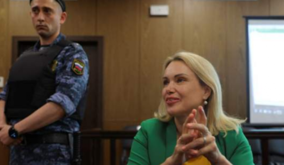 “Mos e besoni propagandën,” gazetarja shpallet fajtore