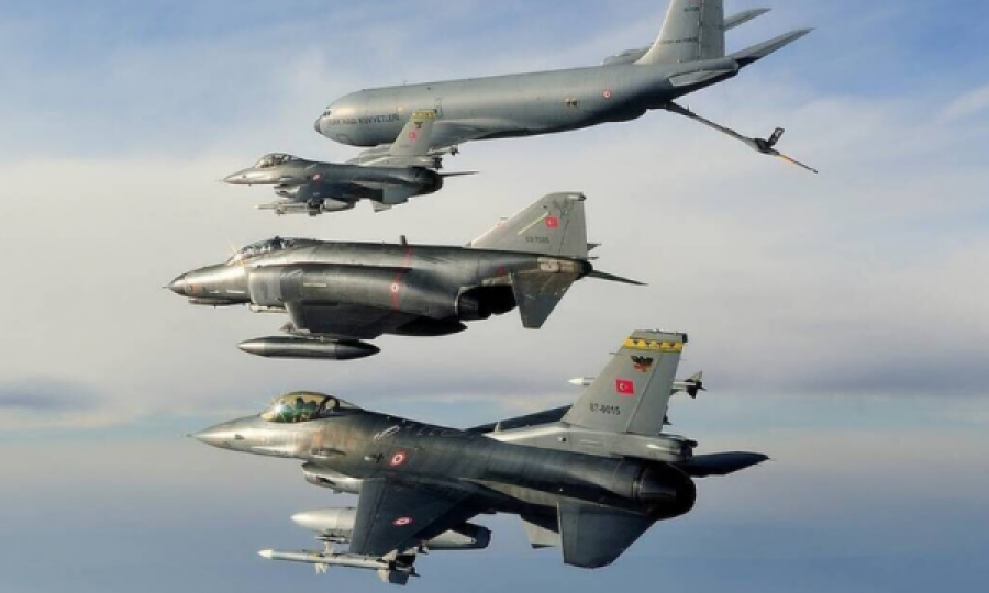 Rusët po grumbullojnë avionë për ofensivën e re