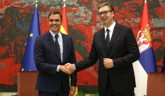 Spanja ia mbanë anën Serbisë për Kosovën, Vuçiq e çon në qiell kryeministrin spanjoll