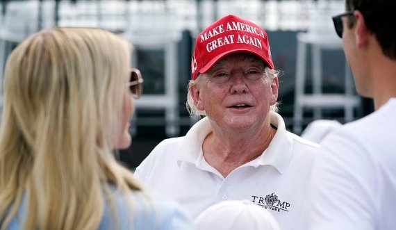 Ja si duket Donald Trump pa grim