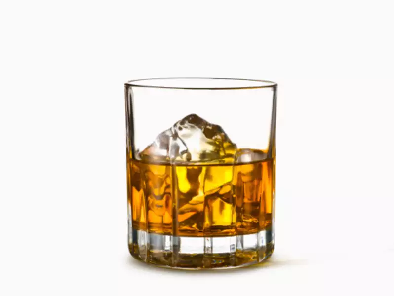Studiuesit pretendojnë se alkooli mund të përshpejtoj plakjen