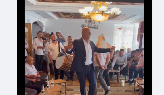 Gani Geci publikon një video të re duke vallëzuar