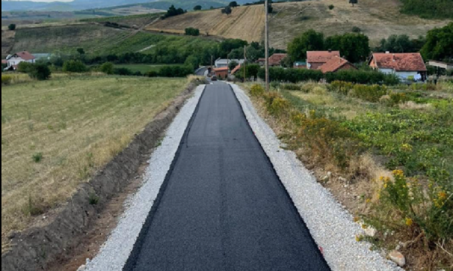 'Autobani' i Vushtrrisë që mezi e zë një veturë