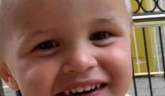 E rëndë: 4-vjeçari përplaset me shtyllën dhe humb jetën