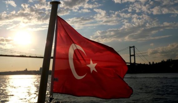 Shpërthim i fuqishëm në portin turk