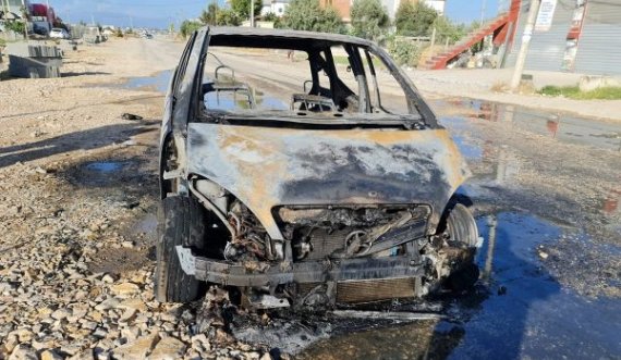 Merr flakë vetura në mes të rrugës, ja e kujt ishte