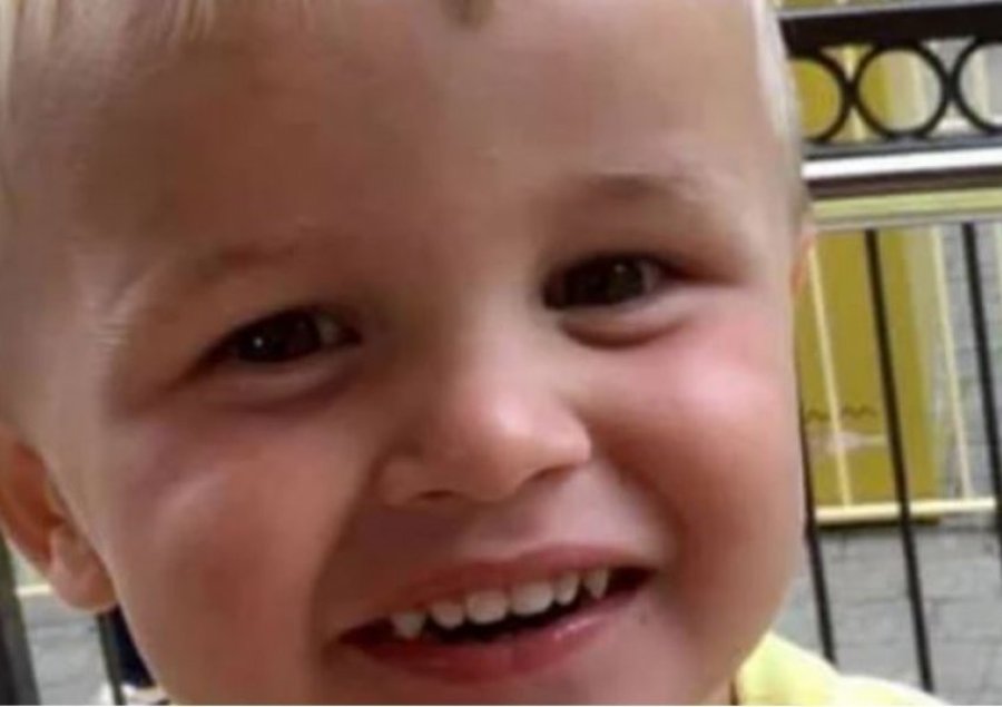 E rëndë: 4-vjeçari përplaset me shtyllën dhe humb jetën