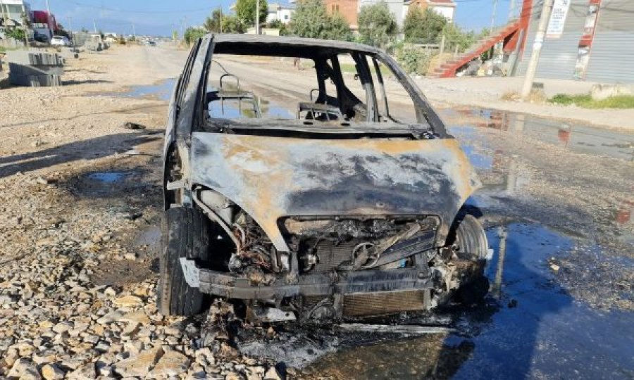 Merr flakë vetura në mes të rrugës, ja e kujt ishte