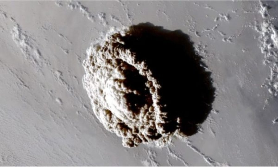 Vazhdojnë studimet mbi efektet e shpërthimit të vullkanit në Tonga